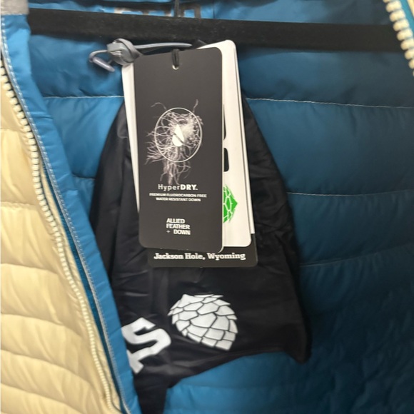 Stio Hometown Down Cream Puffer Vest with Hood - Picture 4 of 4